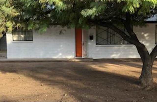 2523 N 48TH Place Gallery 2
