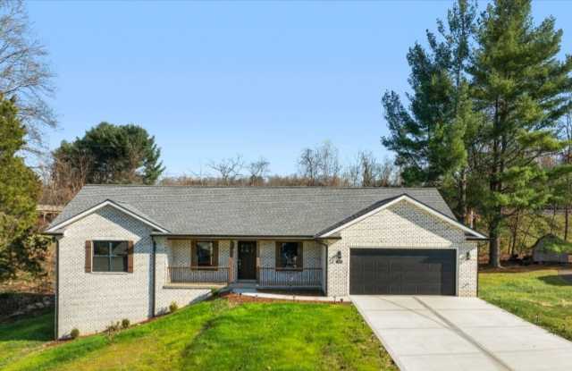 3 bedroom / 2bath Ranch style home on level lot one story Kingsport TN - 409 Arlington Court, Kingsport, TN 37663 3 bedroom / 2bath Ranch style home on level lot one story Kingsport TN - 409 Arlington Court, Kingsport, TN 37663