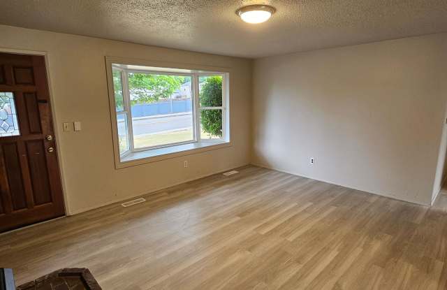 Multi-level home Gallery 4