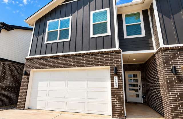 Spacious 3BR/2.5BA Edmond Home with 2-Car Garage Gallery 1
