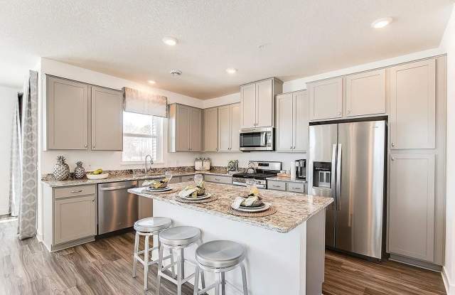 Rare 1 year old new construction home!!! No updates left behind! photos photos