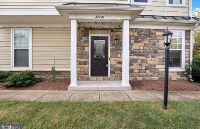 42406 BENFOLD Square - 42406 Benfold Square, Brambleton, VA 20148