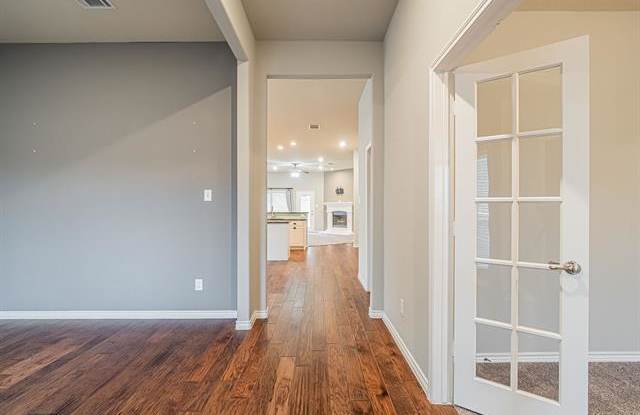 10132 Kingsland Trail Gallery 3