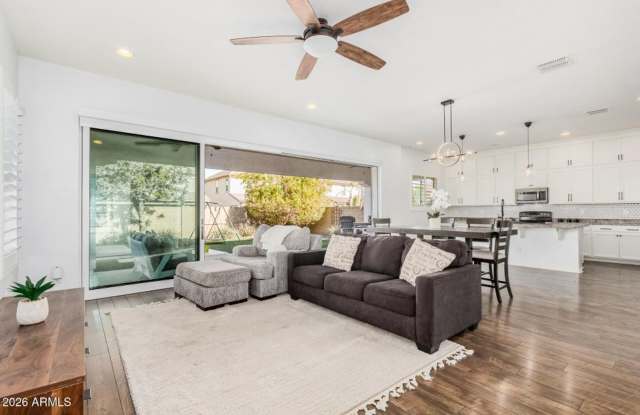 SFH 4-3 photos photos