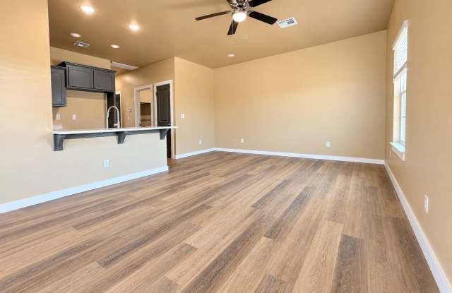 Modern 3BR/2BA Duplex Near Fort Sill & Shopping Gallery 3