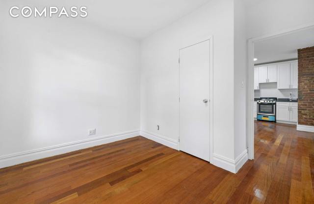 214 East 82nd Street photos photos