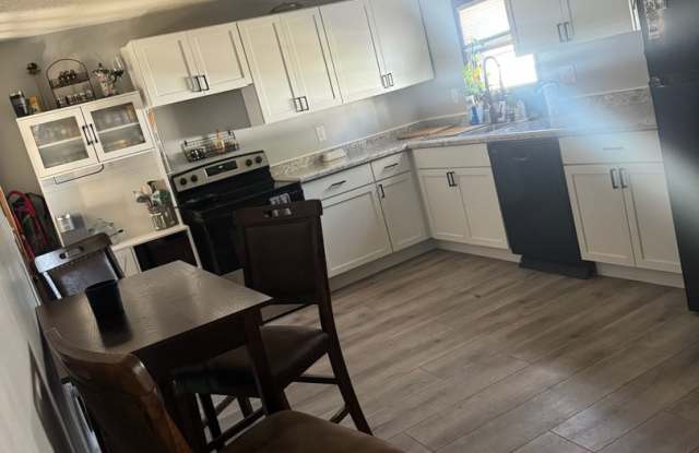 2 bed/1 bath Northside home Gallery 3