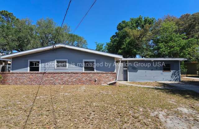 7957 Jaguar Dr - 7957 Jaguar Drive, Jacksonville, FL 32244