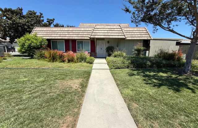 Newly Remodeled 3 Bedroom Condo with Assigned Parking Gallery 1