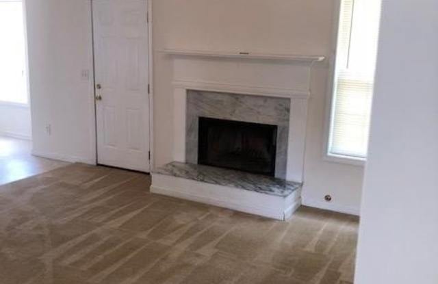 180 Waters Edge Drive Gallery 4