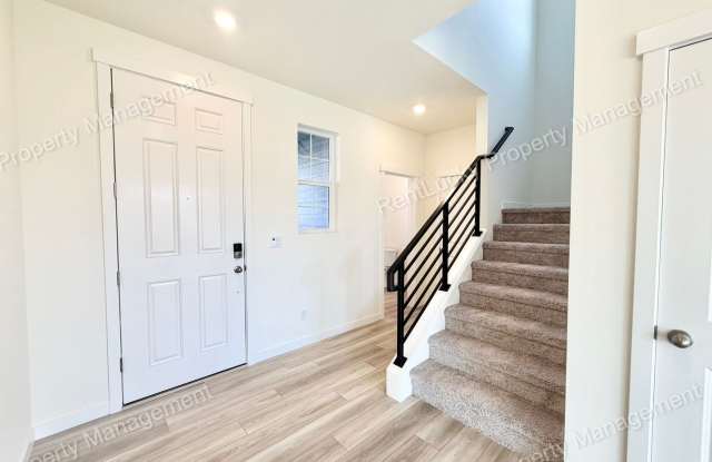 BRAND NEW 4 Bedroom House in Bonney Lake! Private Backyard and Large Layout! Gallery 3