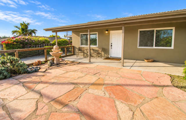 Beautiful 3-Bedroom, 2.5-Bathroom Home with Rooftop Deck in Grover Beach Gallery 1