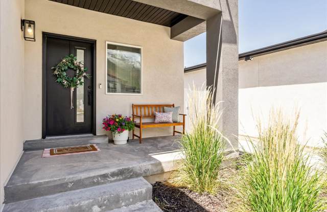 3916 South Sage Wood Avenue Gallery 1