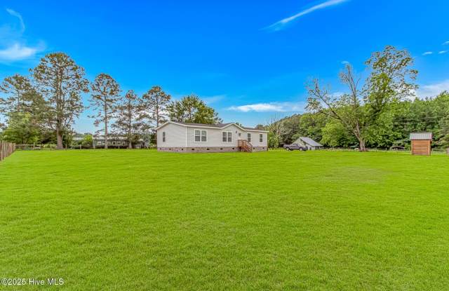 198 Kinlaw Drive lot: 4 - 198 Kinlaw Drive, Columbus County, NC 28463