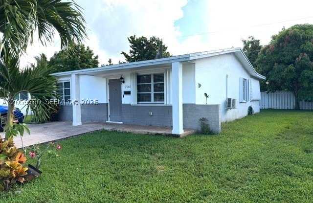 2560 NW 81st Terrace Gallery 2