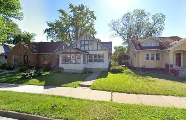3651 Longfellow Avenue Gallery 2