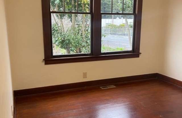 Spacious Craftsman Home - 320 13th Street, Arcata, CA 95521