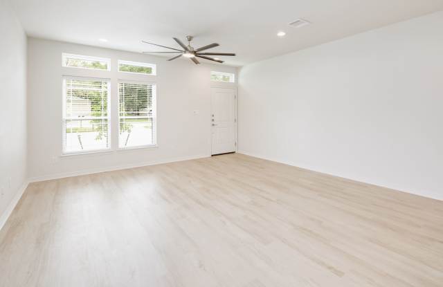 307 Sterling Street - A Gallery 3