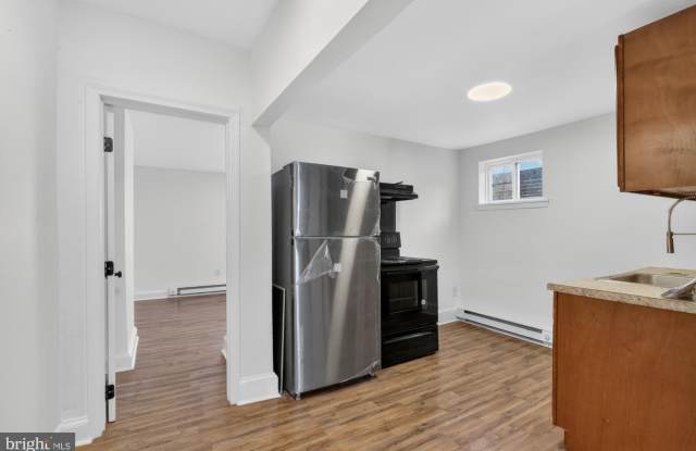 1733 W OXFORD Street unit: 3 photos photos