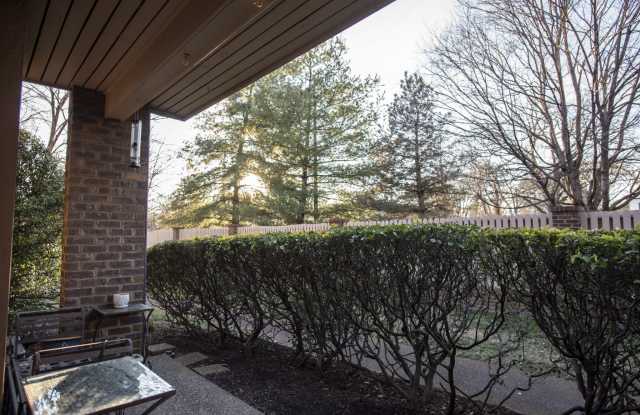 138 Hillsboro Pl Gallery 3