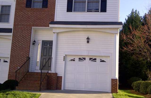 4565 Treerose Way ~ 2 Bedroom Townhouse in Meadowood Crossings Near Avent Ferry and Tryon Road photos photos