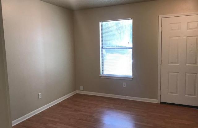 592 Hill Lane Unit #10 Gallery 3