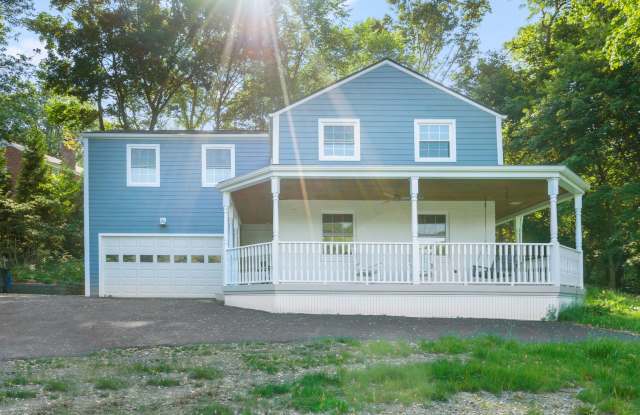 Beautifully Renovated 5 Bed/3 Bath Farmhouse in Upper St. Clair - Available Immediately! photos photos