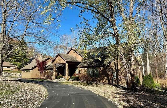 95 Barbara Lane Gallery 3