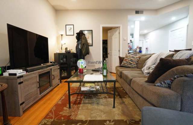 4 Lorraine Ter. photos photos