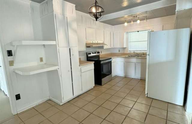 4 Marine Dr Gallery 3