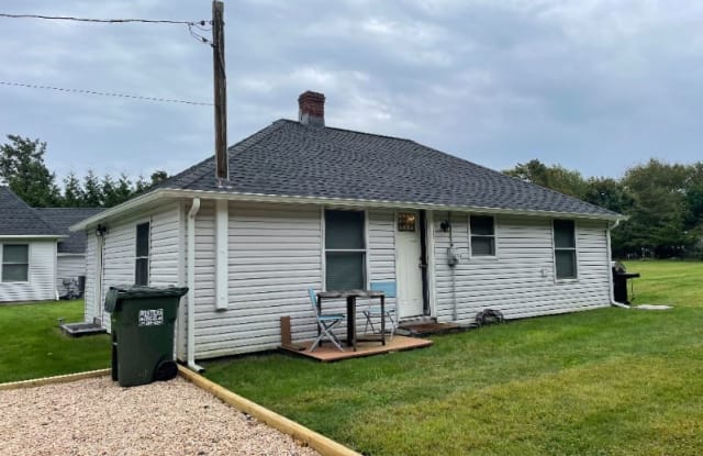12 Rampasture Road - 12 Rampasture Road, Hampton Bays, NY 11946
