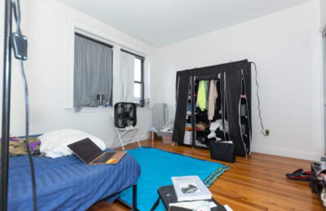 4 bed 2 bath apartment (Brighton) 9/1 - 23 Egremont Road, Boston, MA 02135