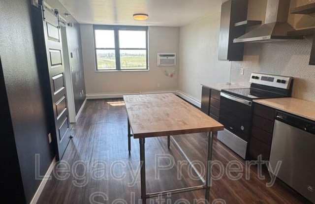 202 E Greenfield Ln photos photos