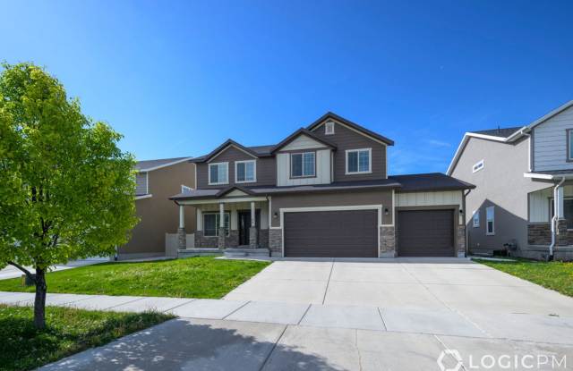 Stunning Single Family Home In Excellent Location! photos photos