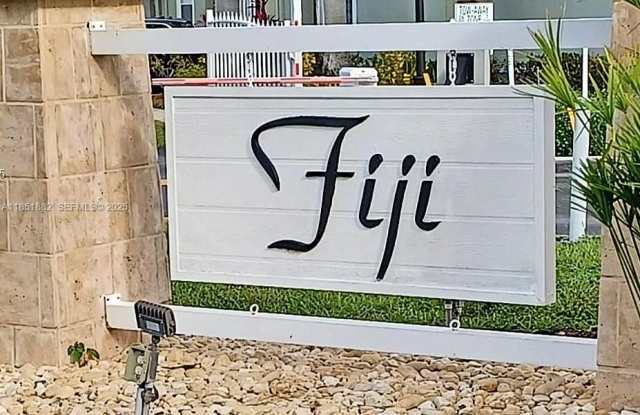 2933 Southeast 2nd Drive photos photos