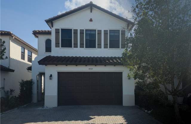 8923 Madrid Circle - 8923 Madrid Circle, Collier County, FL 34104