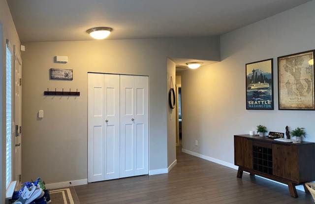 9221 34th Pl NE Gallery 4