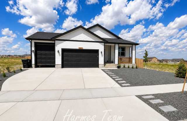 Spacious 5-Bedroom Ranch with Finished Basement & Oversized Garage photos photos Spacious 5-Bedroom Ranch with Finished Basement & Oversized Garage photos photos