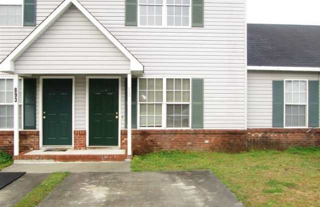 895 W Pueblo Drive - 895 West Pueblo Drive, Piney Green, NC 28546