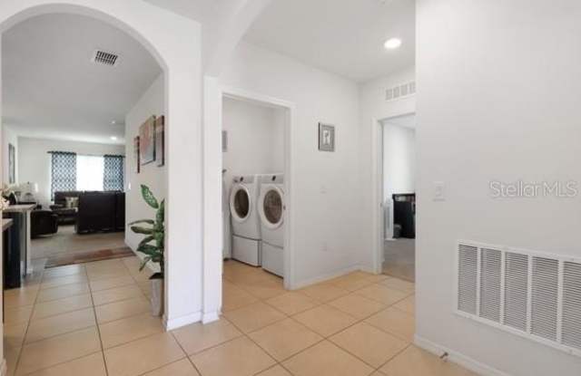 1451 TAOS Avenue Gallery 4