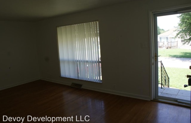8150 Zoe Gallery 2