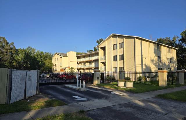 633 S Palmetto Avenue - 633 South Palmetto Avenue, Daytona Beach, FL 32114