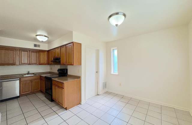 6802 PERRY PENNEY Drive Gallery 3