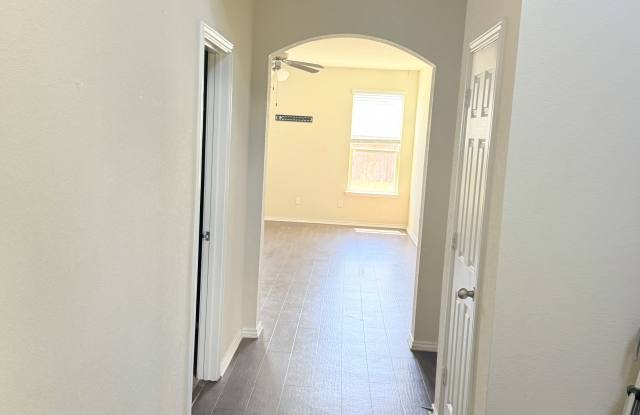 5404 Waterbank Lane Gallery 2