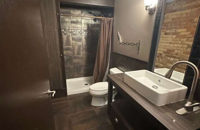 110 E. Allegan Lofts (Accord Management LLC) Gallery 2