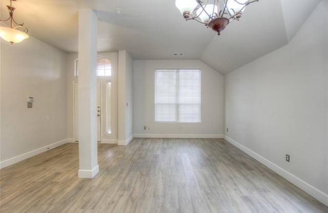 4909 Clove Court Gallery 3