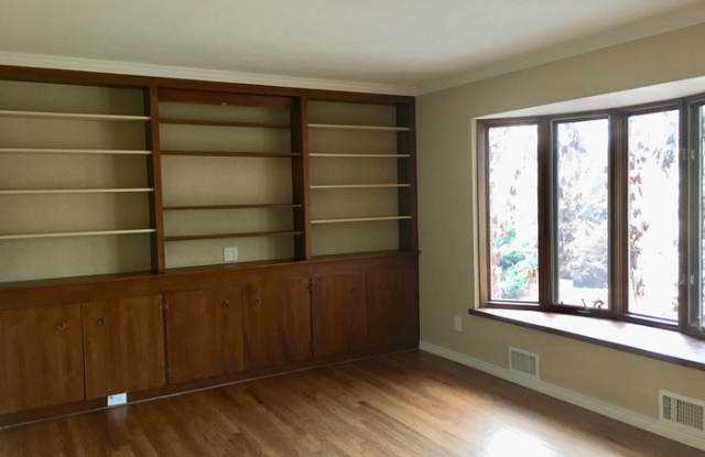 5674 East Greenwood Place Gallery 4