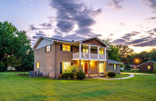 2205 Rothmore Drive Southwest Gallery 2