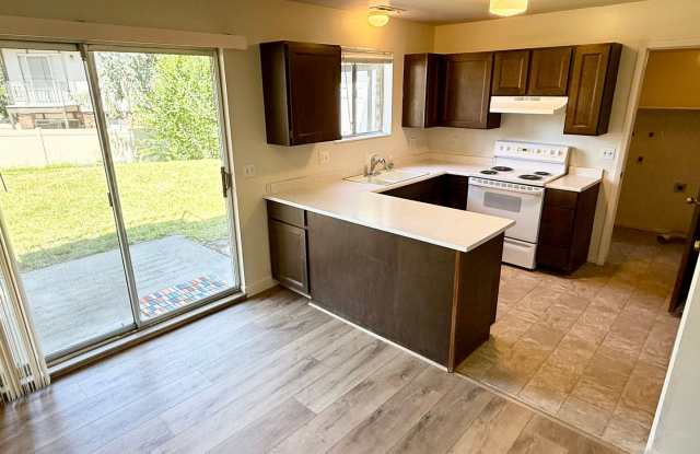 1967 E Parkridge Dr photos photos