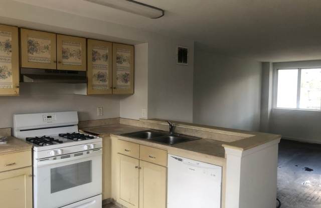 Charming & Move-In Ready Home in Baltimore! Gallery 3